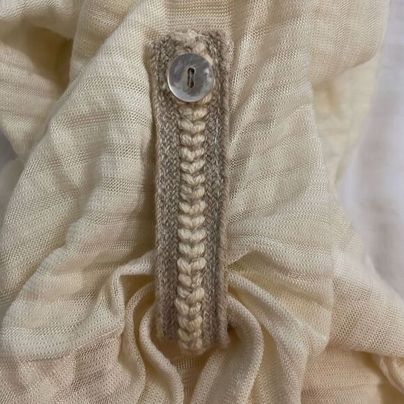 Tiny Ivory Sequin Embroidered Blouse Top Womens Size Medium Lightweight - Picture 11 of 12